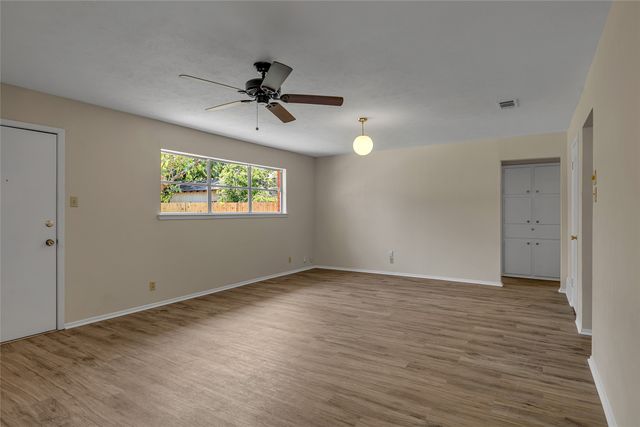 804 Natchez Avenue, Bedford, TX 76022