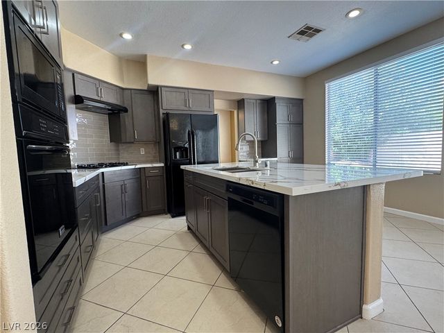 816 Canterbury Cross Place, Las Vegas, NV 89144