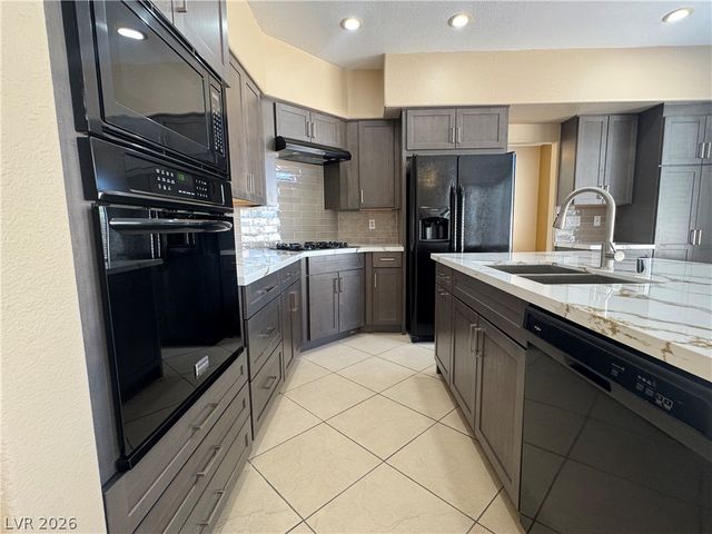 816 Canterbury Cross Place, Las Vegas, NV 89144