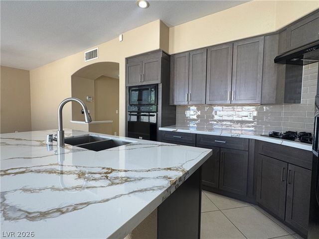 816 Canterbury Cross Place, Las Vegas, NV 89144