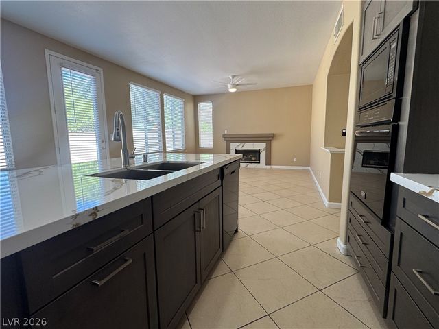 816 Canterbury Cross Place, Las Vegas, NV 89144