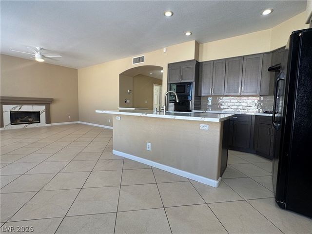 816 Canterbury Cross Place, Las Vegas, NV 89144