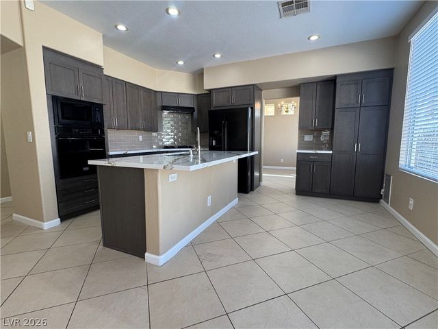 816 Canterbury Cross Place, Las Vegas, NV 89144