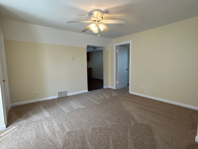 418 Saint Charles Street B, Elgin, IL 60120