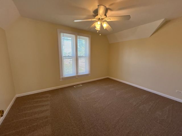 418 Saint Charles Street B, Elgin, IL 60120