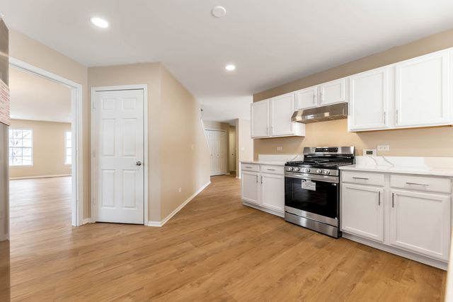 1851 Simpson Court, Montgomery, IL 60538