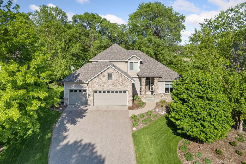 8871 Deer Run Drive, Victoria, MN 55386