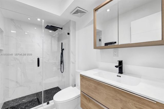 100 Bayview Dr 503, Sunny Isles Beach, FL 33160