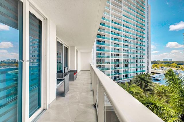 100 Bayview Dr 503, Sunny Isles Beach, FL 33160