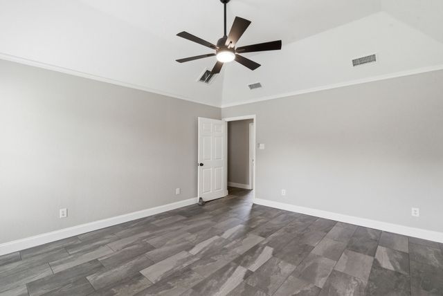 1111 Harbor Lakes Drive, Granbury, TX 76048