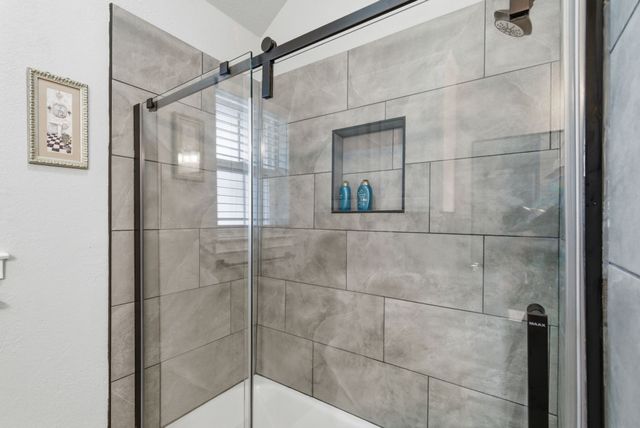 1111 Harbor Lakes Drive, Granbury, TX 76048