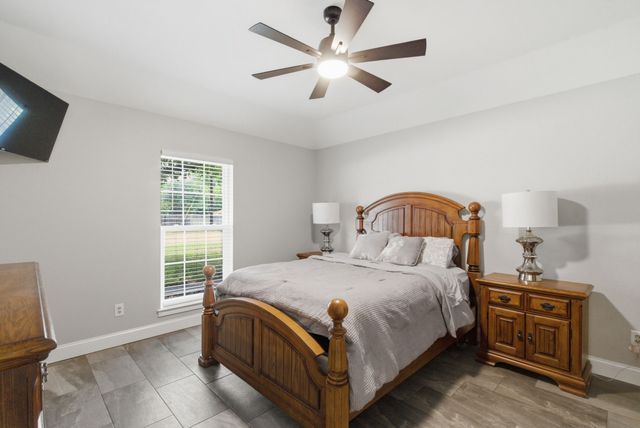 1111 Harbor Lakes Drive, Granbury, TX 76048