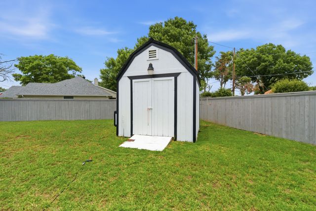 1111 Harbor Lakes Drive, Granbury, TX 76048