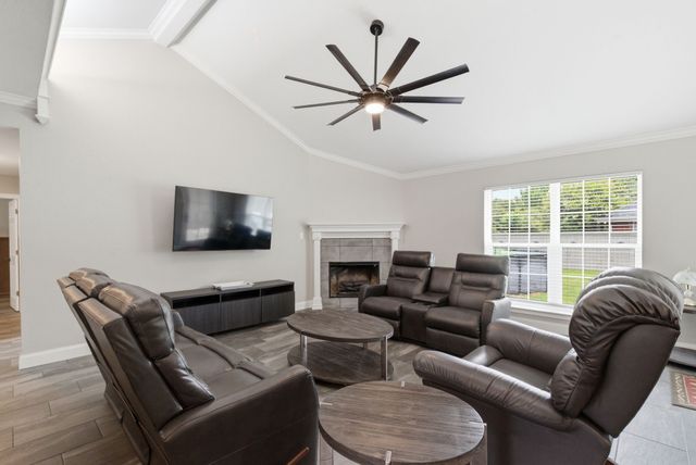 1111 Harbor Lakes Drive, Granbury, TX 76048