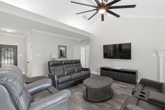 1111 Harbor Lakes Drive, Granbury, TX 76048
