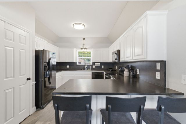 1111 Harbor Lakes Drive, Granbury, TX 76048