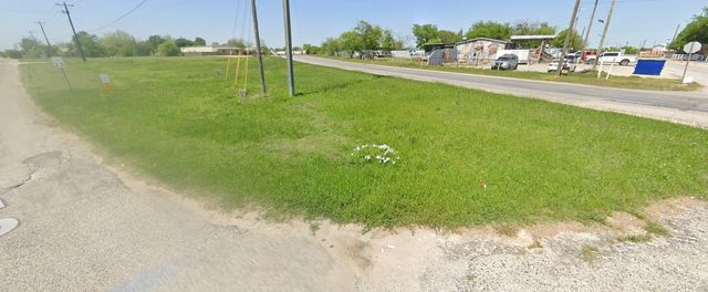 301 S Broadway Street, Cresson, TX 76058