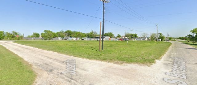 301 S Broadway Street, Cresson, TX 76058