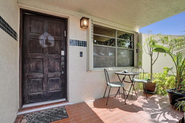 11218 SW 58th Circle, Cooper City, FL 33330