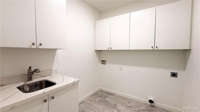 3808 Revilla Street, Edinburg, TX 78542