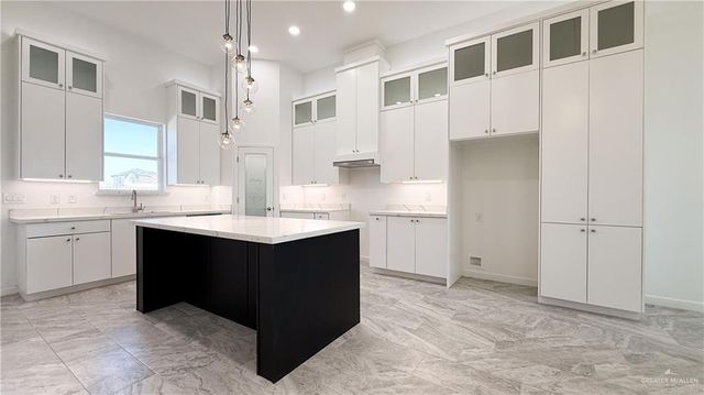 3808 Revilla Street, Edinburg, TX 78542