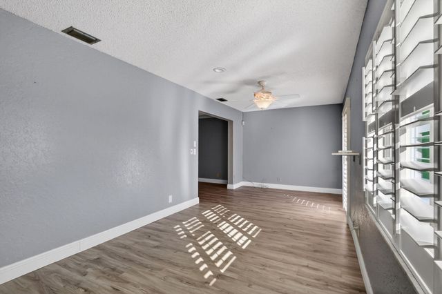 5926 Los Alamos Lane, Delray Beach, FL 33484