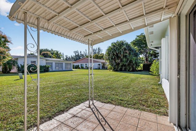 5926 Los Alamos Lane, Delray Beach, FL 33484