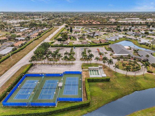 5926 Los Alamos Lane, Delray Beach, FL 33484