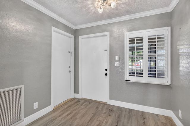 5926 Los Alamos Lane, Delray Beach, FL 33484