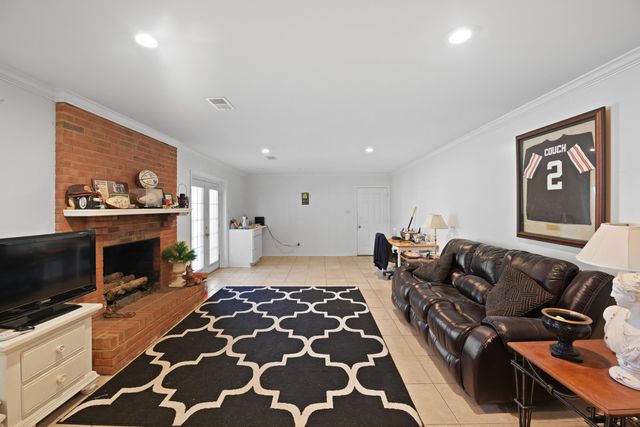 897 Turkey Foot Road, Lexington, KY 40502