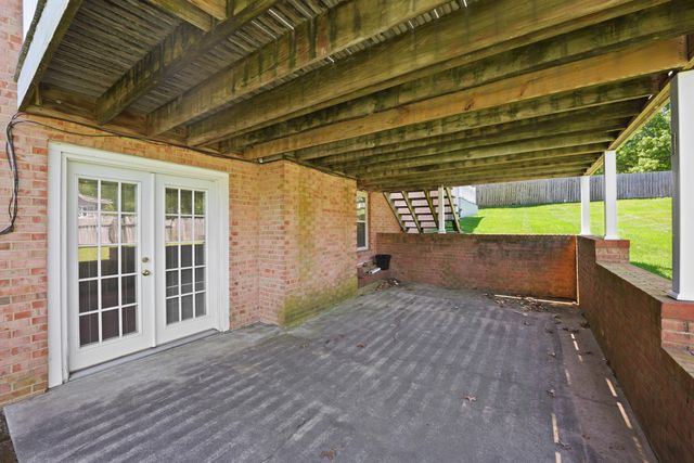897 Turkey Foot Road, Lexington, KY 40502