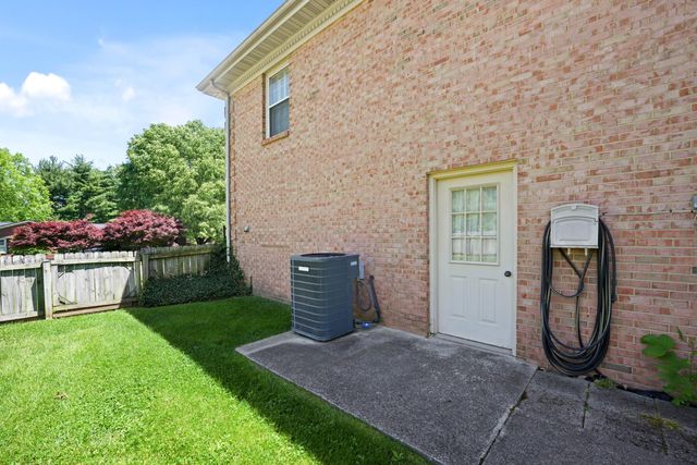 897 Turkey Foot Road, Lexington, KY 40502