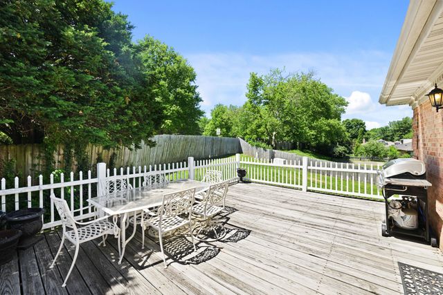 897 Turkey Foot Road, Lexington, KY 40502