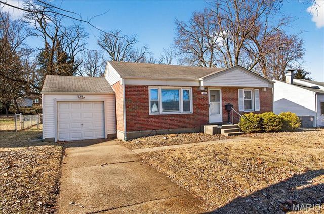 1415 Gahan Drive, Florissant, MO 63031