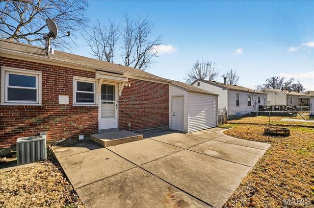 1415 Gahan Drive, Florissant, MO 63031