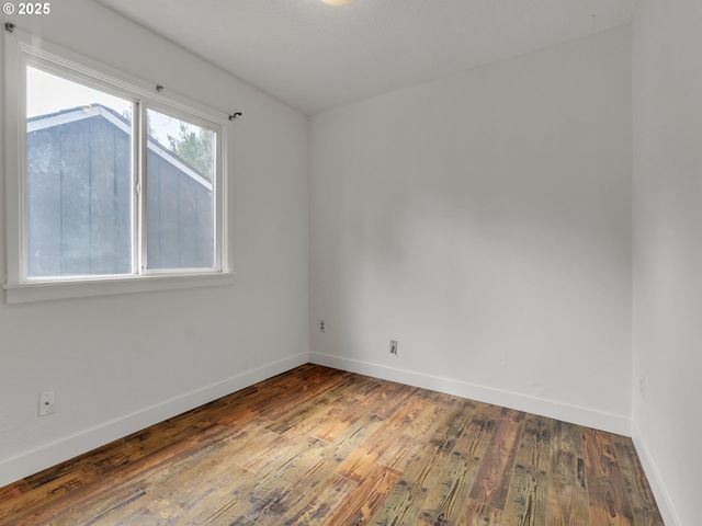 1975 Ne GALLOWAY St, Mc Minnville, OR 97128