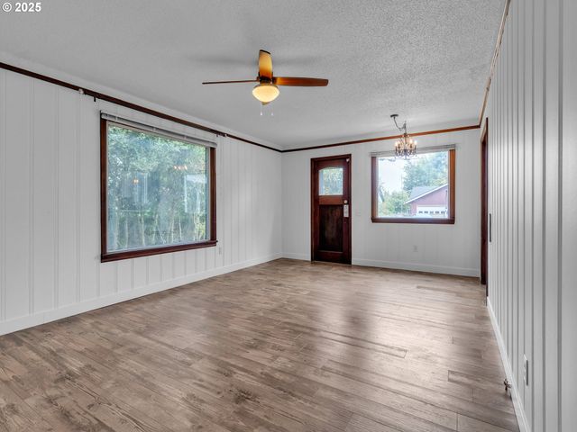 1975 Ne GALLOWAY St, Mc Minnville, OR 97128