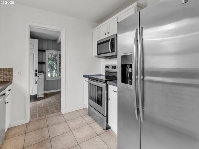 1975 Ne GALLOWAY St, Mc Minnville, OR 97128