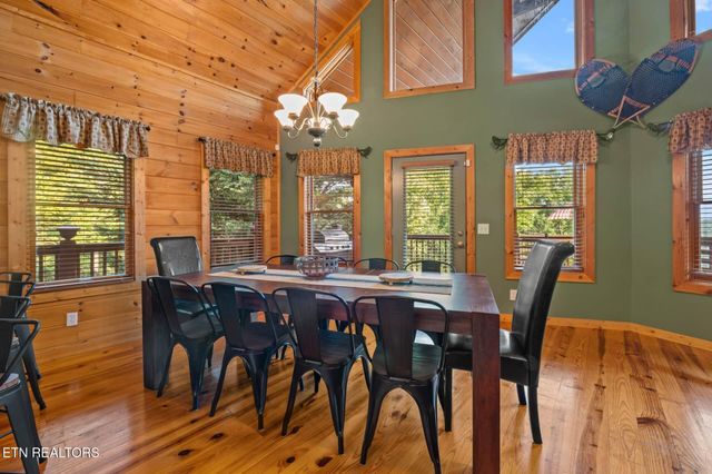 210 Meghans Way, Townsend, TN 37882