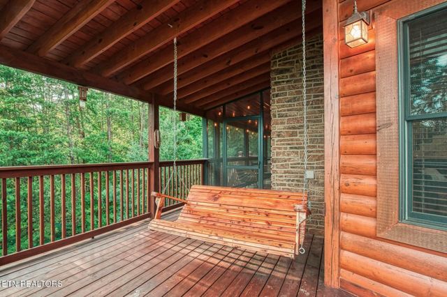 210 Meghans Way, Townsend, TN 37882