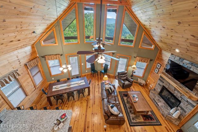 210 Meghans Way, Townsend, TN 37882