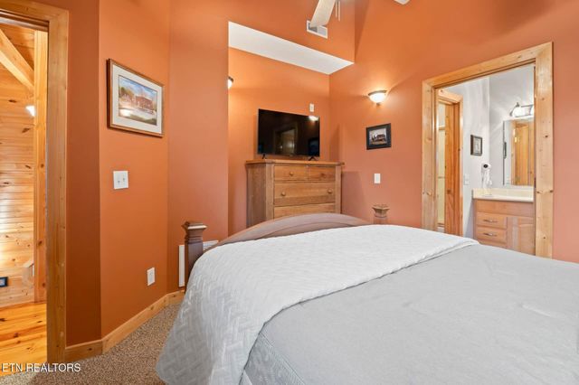 210 Meghans Way, Townsend, TN 37882