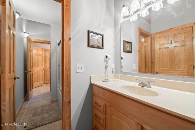 210 Meghans Way, Townsend, TN 37882