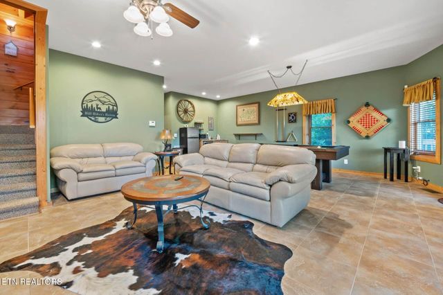 210 Meghans Way, Townsend, TN 37882