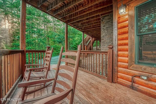 210 Meghans Way, Townsend, TN 37882
