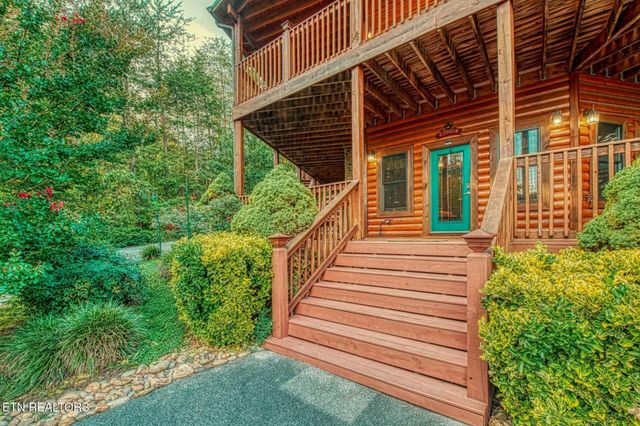 210 Meghans Way, Townsend, TN 37882