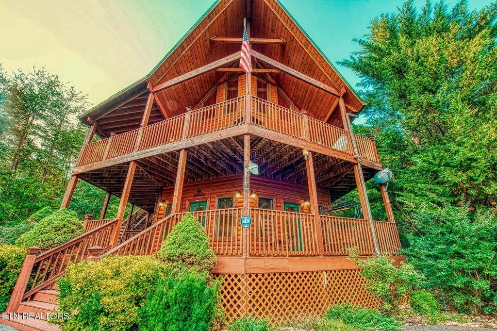 210 Meghans Way, Townsend, TN 37882