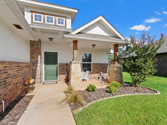 2429 Creekview Drive, Moore, OK 73160