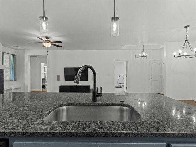 2429 Creekview Drive, Moore, OK 73160