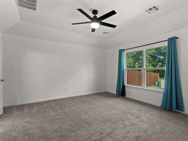 2429 Creekview Drive, Moore, OK 73160